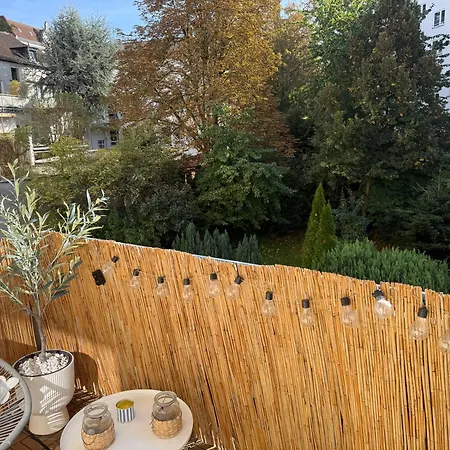 Ruhiges Mit Balkon, Charmantes Viertel Zentral Gelegen *