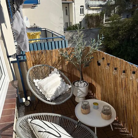 Apartamento Ruhiges Mit Balkon, Charmantes Viertel Zentral Gelegen *